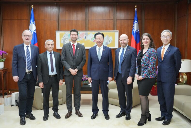 La délégation suisse reçue par les autorités de Taïwan.